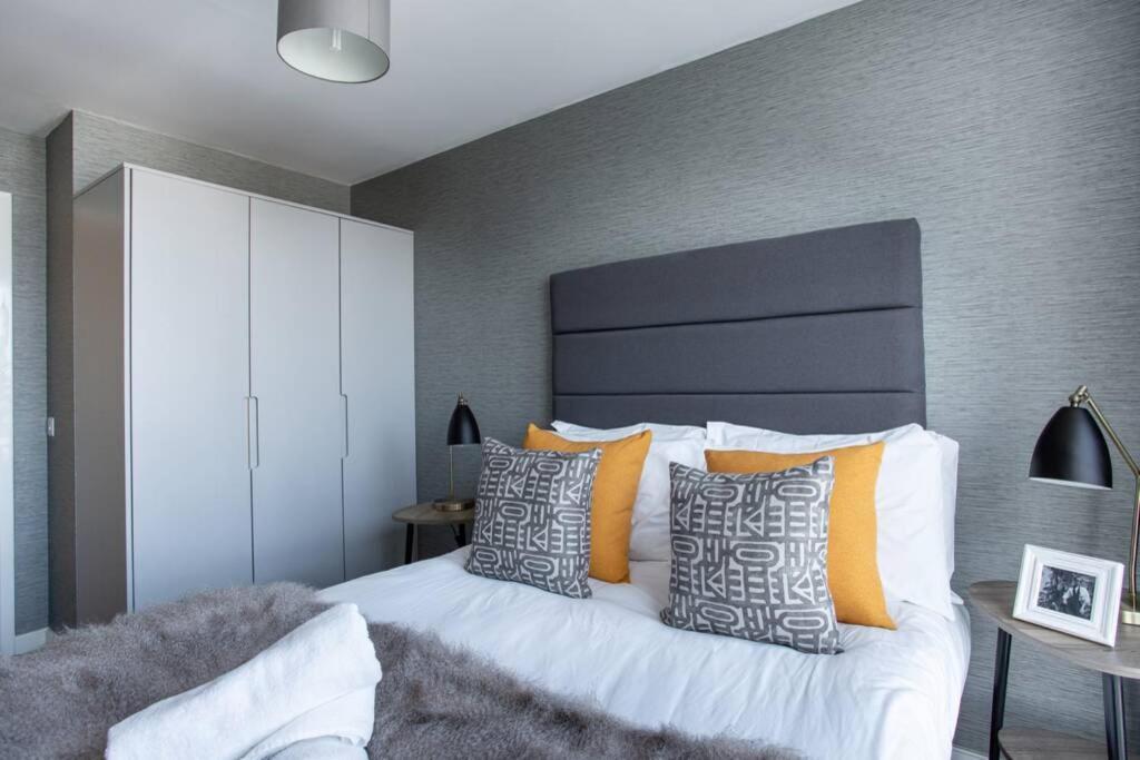 Titanic & City Views, Ultra Luxury City Parking Belfast Eksteriør bilde